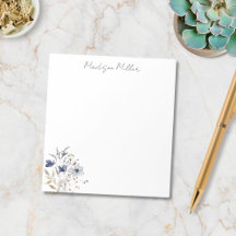 Elegante blauwe boeket van wilde bloemen met geper