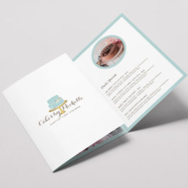 Elegante Blauwe Cake met Bloemen Bakkerij Brochure Drieluik Kaart