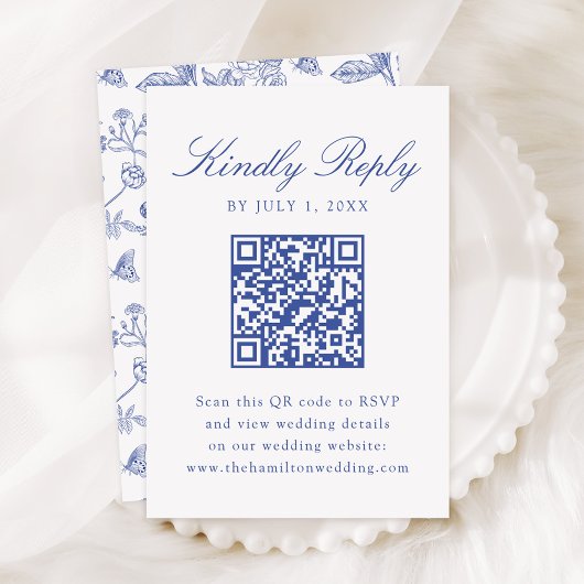 Elegante Blauwe Chinoiserie Bloemenbruiloft QR-cod RSVP Kaartje