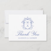 Elegante Blauwe Chinoiserie Monogram Crest bruilof Bedankkaart (Voorkant)