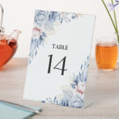 Elegante blauwe en blozen bloemenbruiloft reclamebord met voetstuk (Insitu)