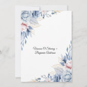 Elegante Blauwe en Blush Bloemen Huwelijksuitnodig Kaart (Achterkant)