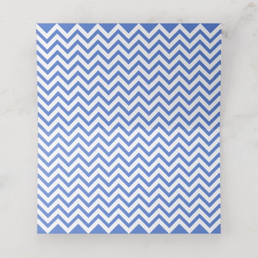 Elegante Blauwe en Witte Chevron Trouwtafel Plaatskaartje (Binnenkant ongevouwen)