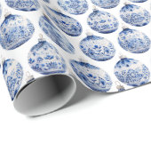 Elegante Blauwe en Witte Kerstbal  Cadeaupapier (Rol Hoek)