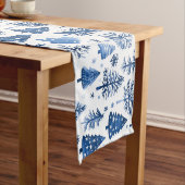 Elegante blauwe en witte kerstboom en sneeuw korte tafelloper (Voorbeeld)