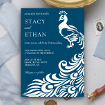 Elegante Blauwe en Witte Peacock Bruiloft Uitnodig Kaart<br><div class="desc">Verras uw gasten met deze elegante bruiloft uitnodiging met een prachtige pauw met moderne typografie tegen een blauwe achtergrond. Voeg eenvoudig uw evenementgegevens toe aan deze gebruiksvriendelijke sjabloon om er een unieke uitnodiging van te maken.</div>