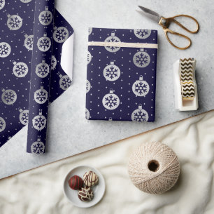 Elegante blauwe en zilveren folie kerstballen cadeaupapier