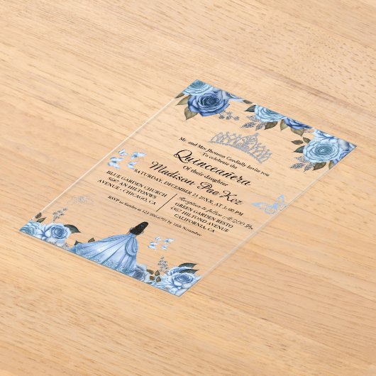 Elegante Blauwe Koninklijke Bloemenvlinder Quincea Acryl Uitnodigingen (Laagn)