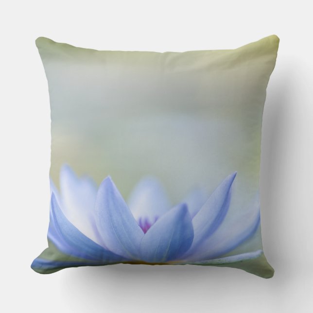 Elegante Blauwe Lotus Kussen (Voorkant)