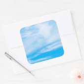 Elegante Blauwe Lucht Wolken Natuur Moderne Sjablo Vierkante Sticker (Envelop)