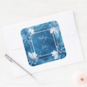 Elegante blauwe marmeren bloemenbruiloft vierkante sticker (Envelop)