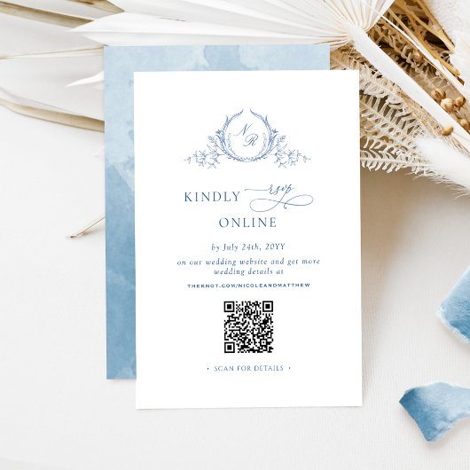 Elegante Blauwe Monogrammed RSVP Online QR Code Informatiekaartje
