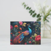 Elegante Blauwe Peacock in Kleurrijke Tuin Briefkaart (Staand voorkant)