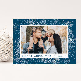 Elegante blauwe poinsettias en dennenappels Foto Feestdagenkaart