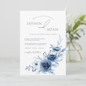 Elegante Blauwe Rozen Monogram Trouwdag Kaart (Staand voorkant)