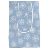 Elegante Blauwe Sneeuwvlokken Kerstmis Winter Fees Medium Cadeauzakje (Achterkant)
