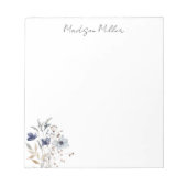Elegante blauwe wilde bloem boeket gepersonaliseer notitieblok (Voorkant)