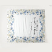 Elegante blauwe wilde bloemen bruiloft foto achter wandkleed (Voorkant (horizontaal))