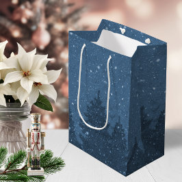 Elegante Blauwe Winter Sneeuw Bomen Vakantie Medium Cadeauzakje
