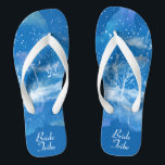 Elegante Blauwe Witte Trouw Bruid Stam Flip Flops<br><div class="desc">Deze elegante slippers met een klassiek blauw en wit verlooppatroon zijn een onvergetelijk cadeau voor de leden van het bruiloftsgezelschap: bruid,  bruidsmeisjes,  moeder van de bruid,  getuige...  Ze voegen een stijlvolle dosis glamour toe aan je trouwdag,  vrijgezellenfeest of andere viering.</div>