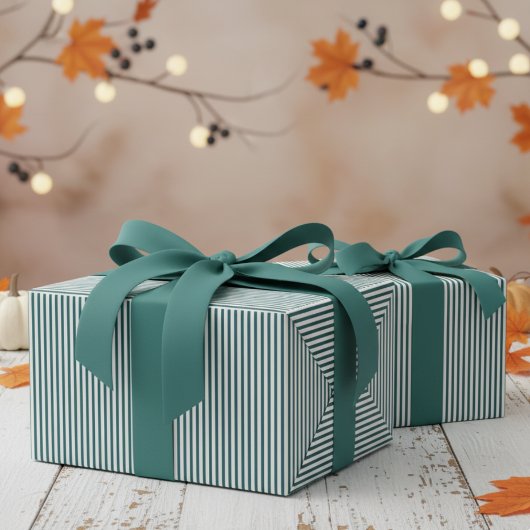 Elegante Blauwgroen blauw en wit dun gestreept Cadeaupapier