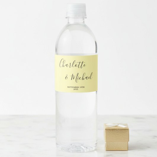 Elegante Bleke Gele Script Minimalistische Trouwda Waterfles Etiket