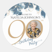 Elegante Bloemen 90ste Verjaardagsfeestgunst Ronde Sticker (Voorkant)