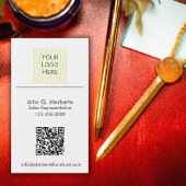 Elegante Bloemen en Fancy Stoel Verticaal Visitekaartje