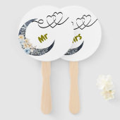 Elegante Bloemen Huwelijk Hand Fan – Mr & Mrs Desi Handwaaier (Voorkant en achterkant)