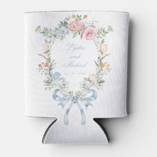 Elegante Bloemen Krans Crest Monogram Huwelijk Blikjeskoeler (Voorkant)