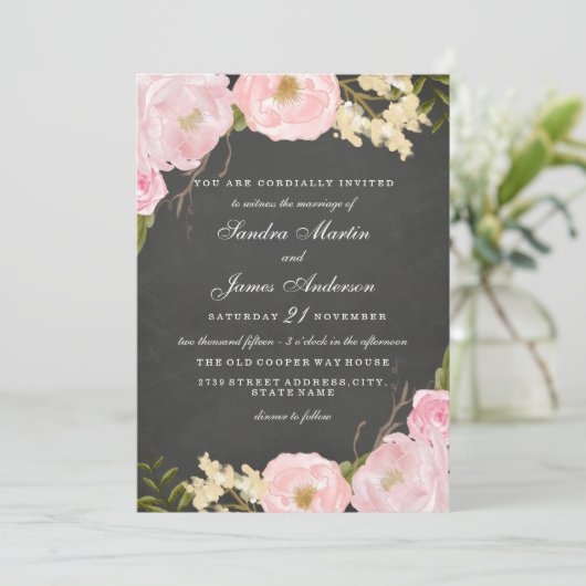 Elegante Bloemen Krijtbord Huwelijksuitnodiging Kaart (Staand voorkant)