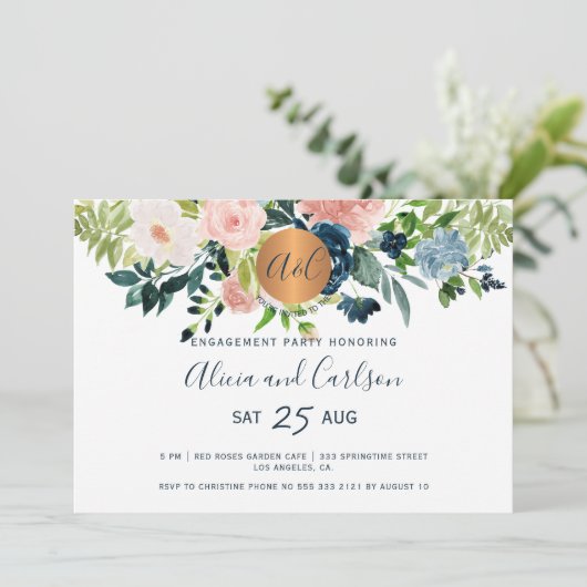 Elegante bloemen marine blauw monogram verlovingsf kaart (Staand voorkant)