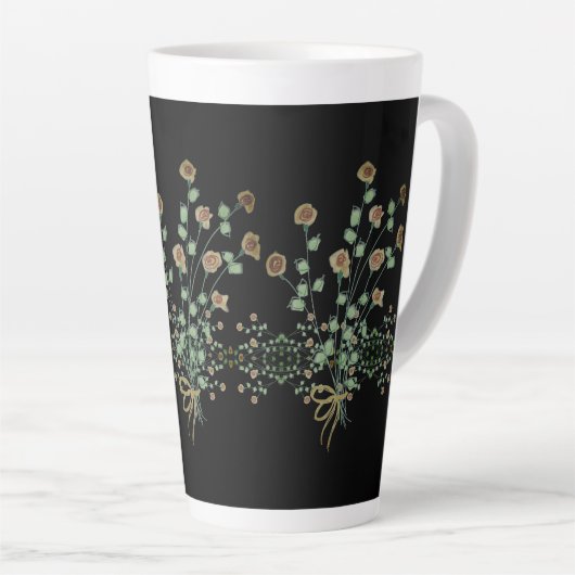 Elegante bloemen met zwart latte mok (Rechterhoek)