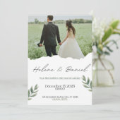 Elegante Bloemen Romance Huwelijksuitnodiging Kaart (Staand voorkant)