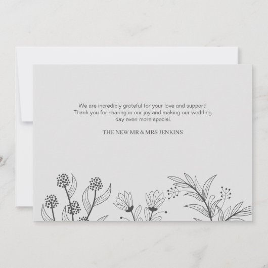 Elegante Bloemen Rook Grijs Huwelijk Bedankkaart (Achterkant)