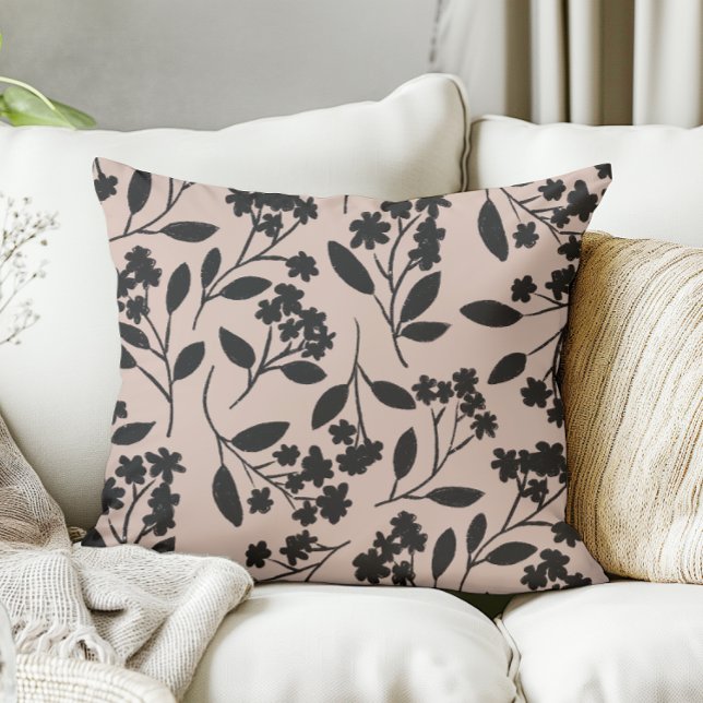 Elegante Bloemen Zwarte Bloemen op Dusty Pink Kussen (hand drawn black flowers on a dusty pink pillow)