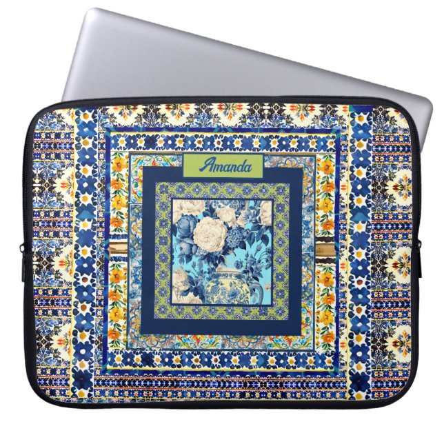 Elegante bloemenblauwe tegel chinoiserie monogram  laptop sleeve (Voorkant)