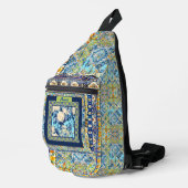 Elegante bloemenblauwe tegel chinoiserie monogram  sling bag (Rechterhoek)