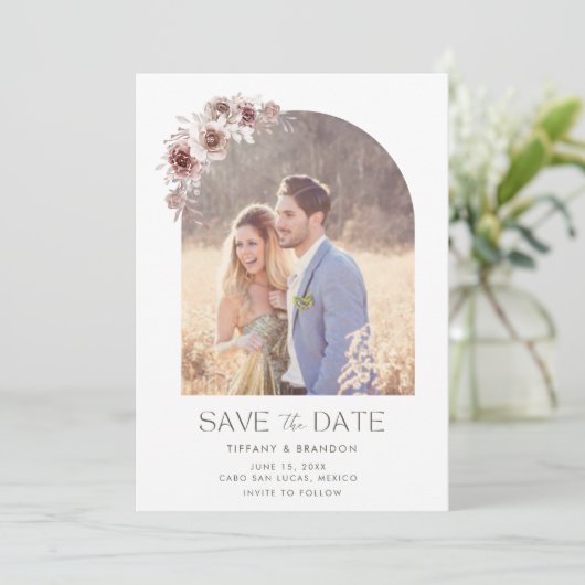 Elegante bloemenboog foto bruiloft save the date (Staand voorkant)
