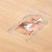 Elegante Bloemenboog Fotobruiloft Bewaar onze datu Acryl Uitnodigingen (Laagn)