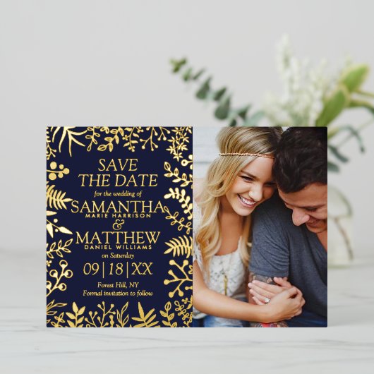 Elegante bloemenbruiloft foto Save the Date Real Folie Uitnodiging (Staand Voorkant)