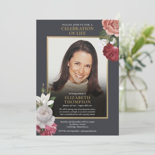 Elegante bloemencreatie ter viering van het leven  kaart (Staand voorkant)