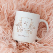 Elegante bloemenkroon | Nep roosgouden monogram Koffiemok