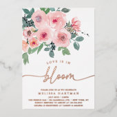 Elegante bloemenliefde is in bloei Vrijgezellenfee Folie Uitnodiging (Voorkant)