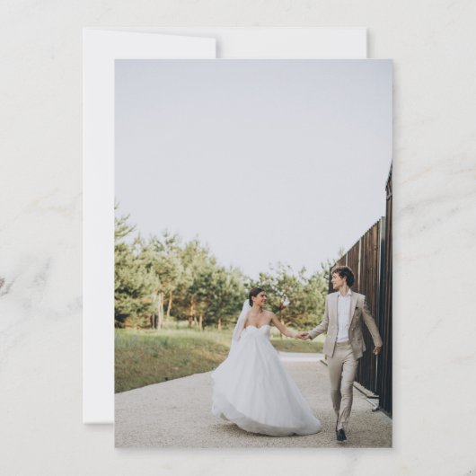 Elegante bloemenrustieke eucalyptus groen bruiloft kaart (Achterkant)