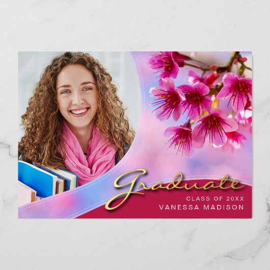 Elegante bloemenscript | Moderne foto afstudeerkaa Folie Uitnodiging (Voorkant)