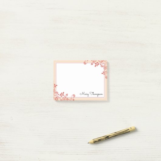 Elegante bloemenslingerscript-naam post-it® notes (Op bureau)