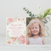 Elegante Bloementhee Party Verjaardag Uitnodiging (Staand voorkant)