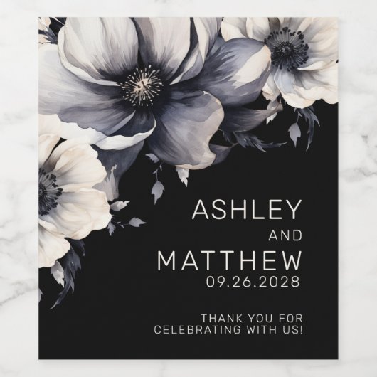 Elegante bloemenzwart wit bruiloft wijn etiket (Enkel label)