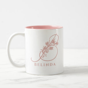 Elegante bloemige monogram script roze bruids- tweekleurige koffiemok